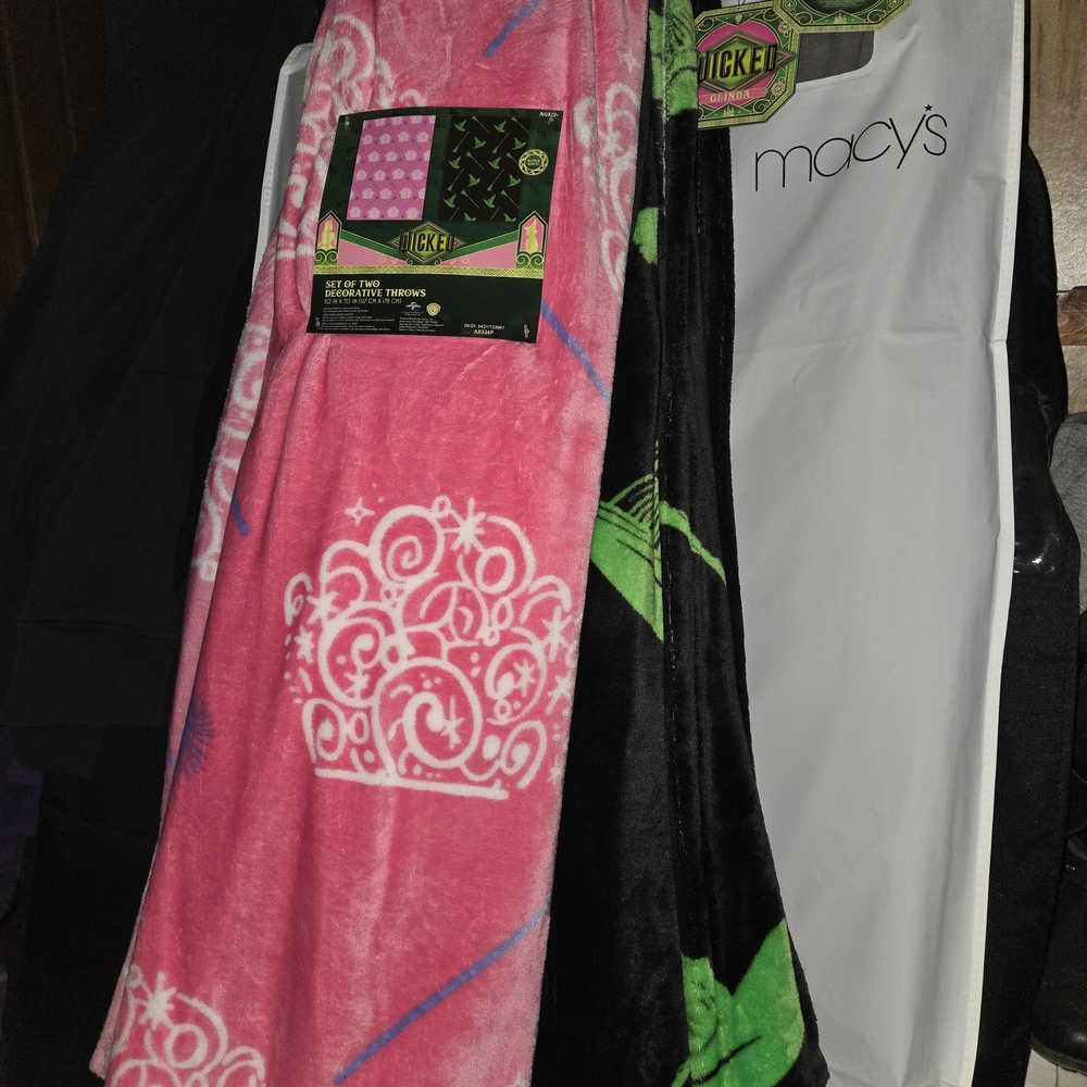 Wiked Blanket NWT